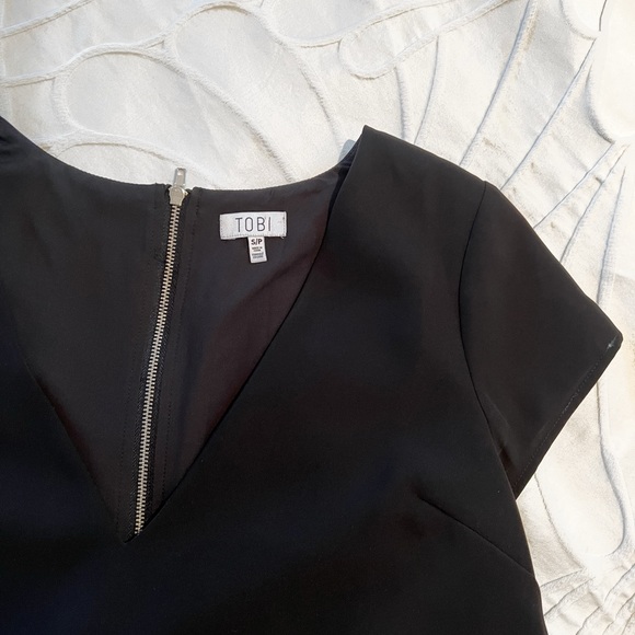 TOBI Black A-Line V-Neck Flowy Formal Dress, NEW, size: small. - Picture 3 of 3